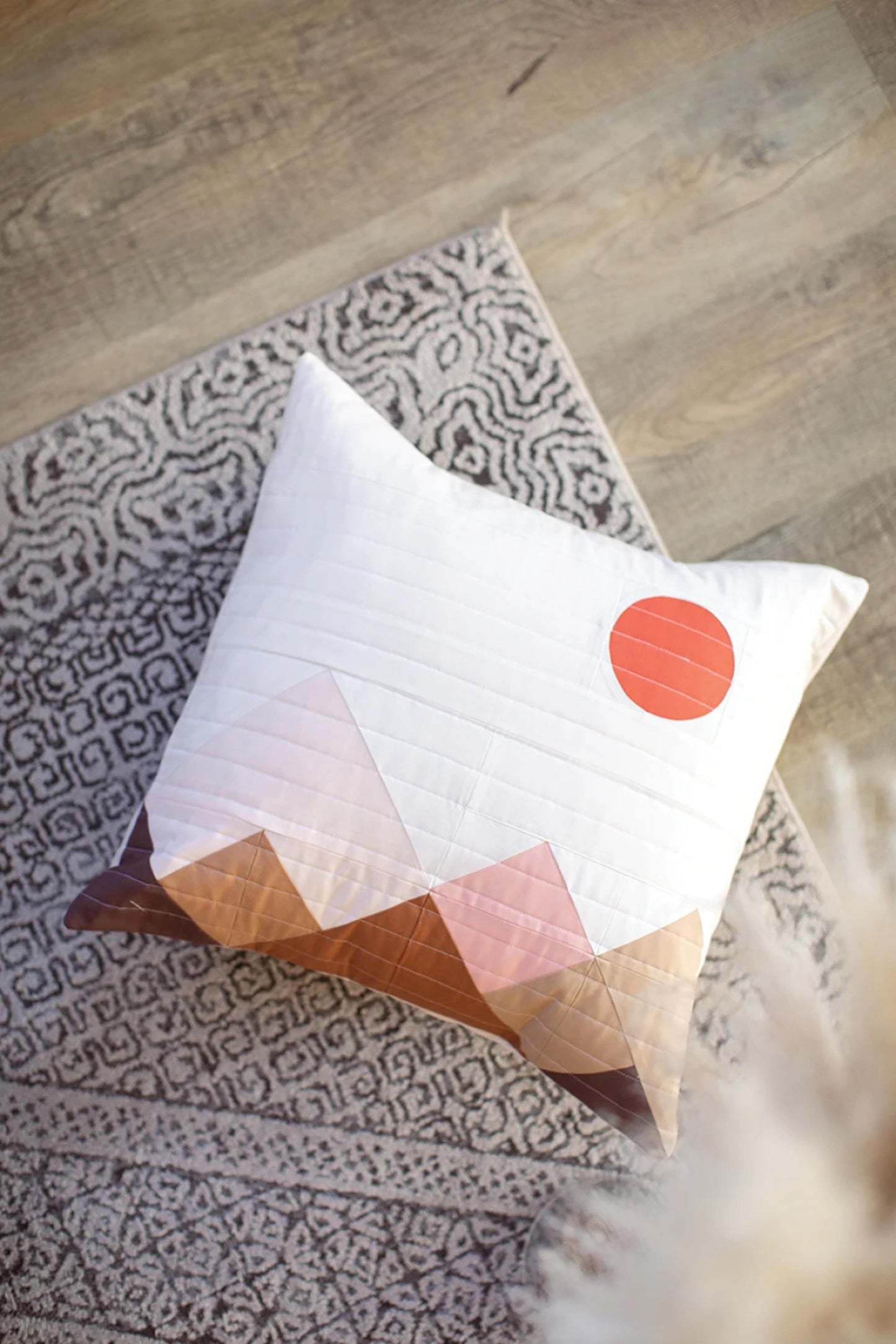 Quilt Pattern Book Quilts in Modern Color Ombre Palettes 14 Quilt Projects by Amber Elliot Modern Quilts Full Size Quilts and Small Projects