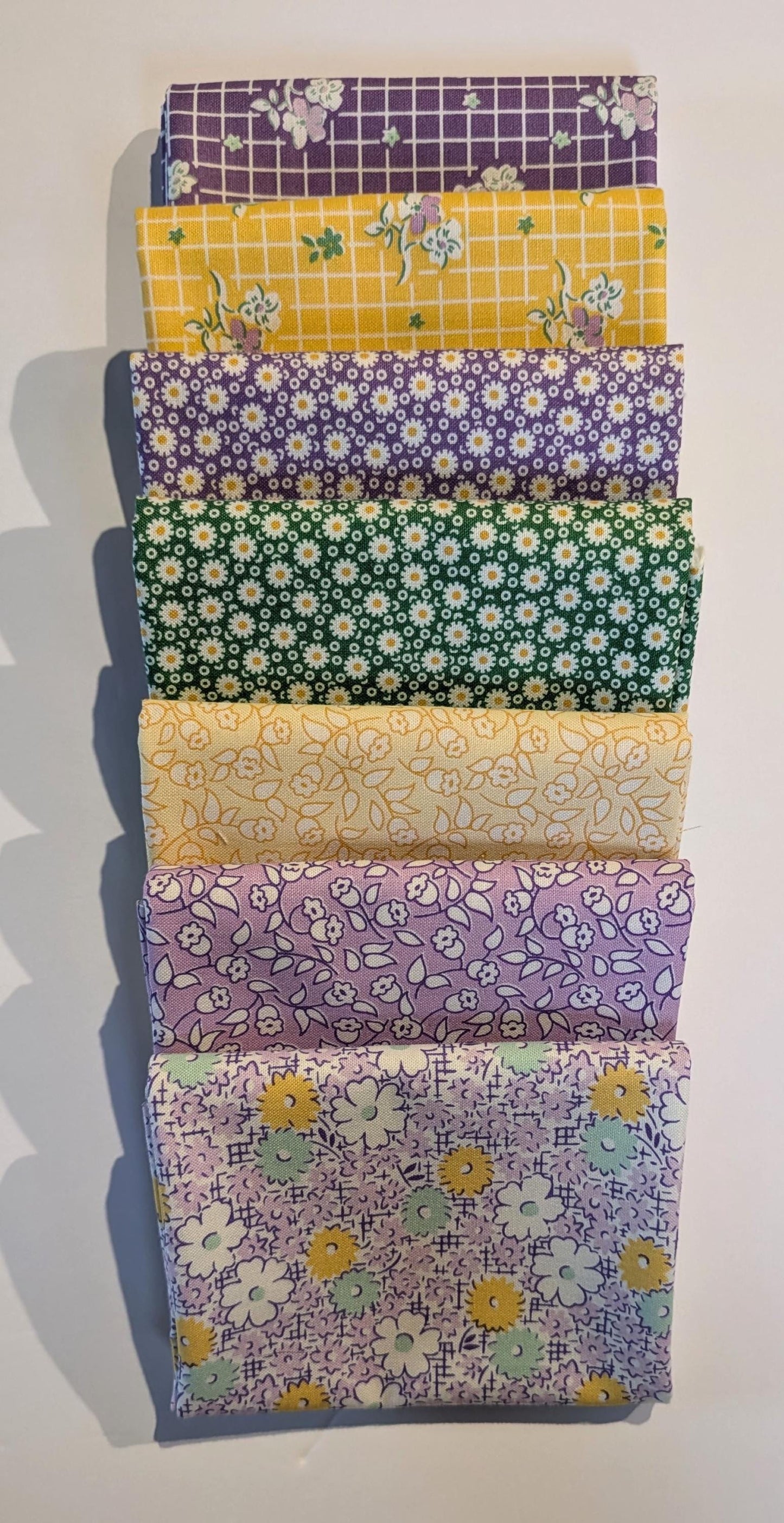 1930s Fat Quarter Bundle Dilly Dally Florals Small 7 Fabric Bundle of Shop Cut Fat Quarters Purple Yellow Green Feed Sack Prints