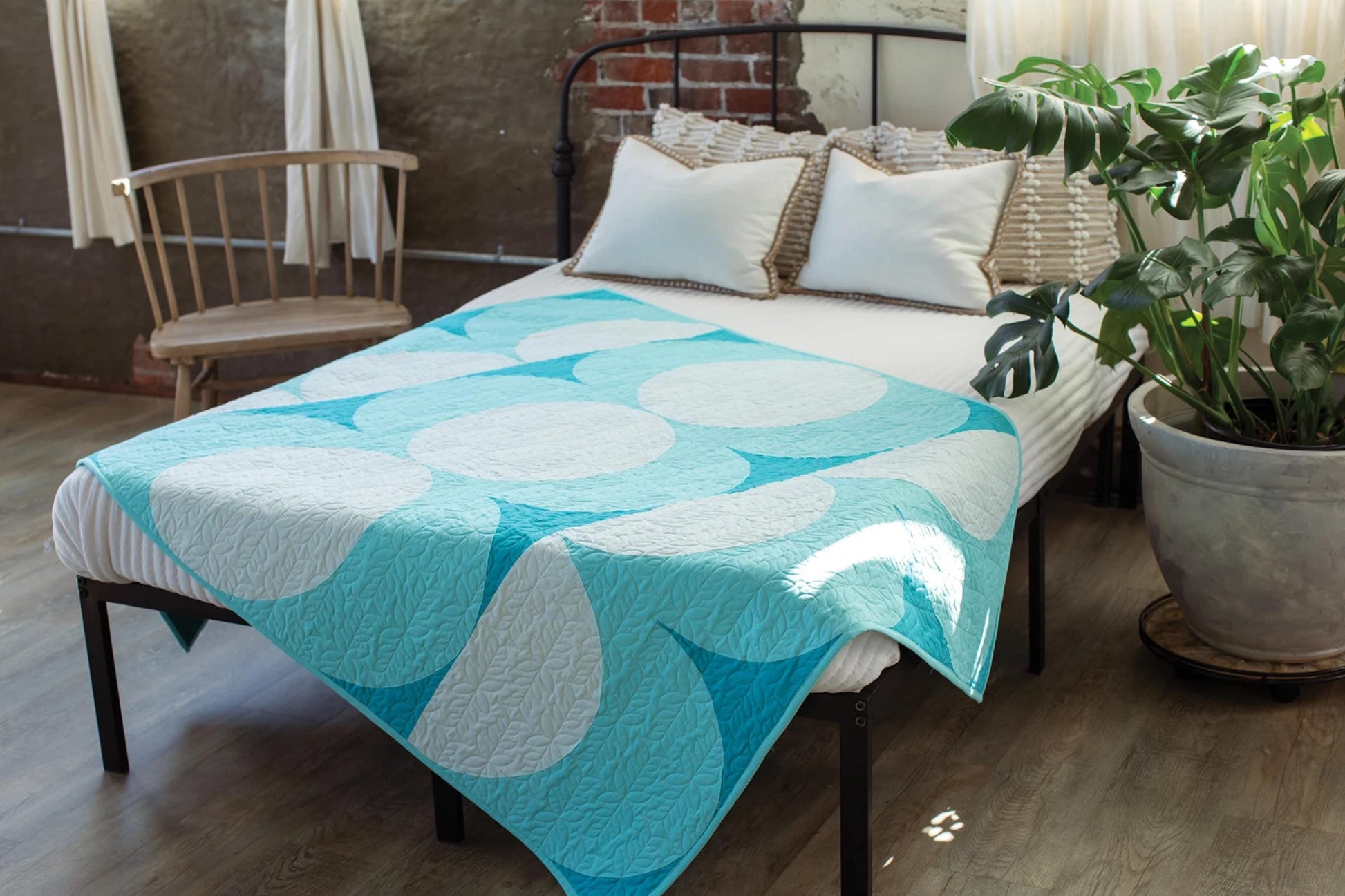 Quilt Pattern Book Quilts in Modern Color Ombre Palettes 14 Quilt Projects by Amber Elliot Modern Quilts Full Size Quilts and Small Projects