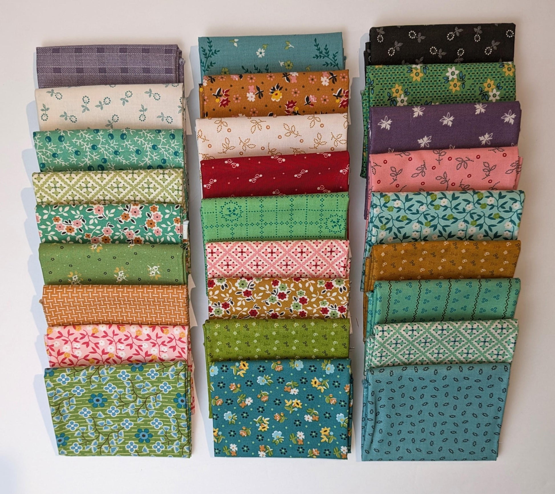 Fat Quarter Bundle Small Shop Cut Set of Gentler Times by Lori Holt for Riley Blake 9 Fabrics in Cozy Colors of Ditsy Small Florals Prints