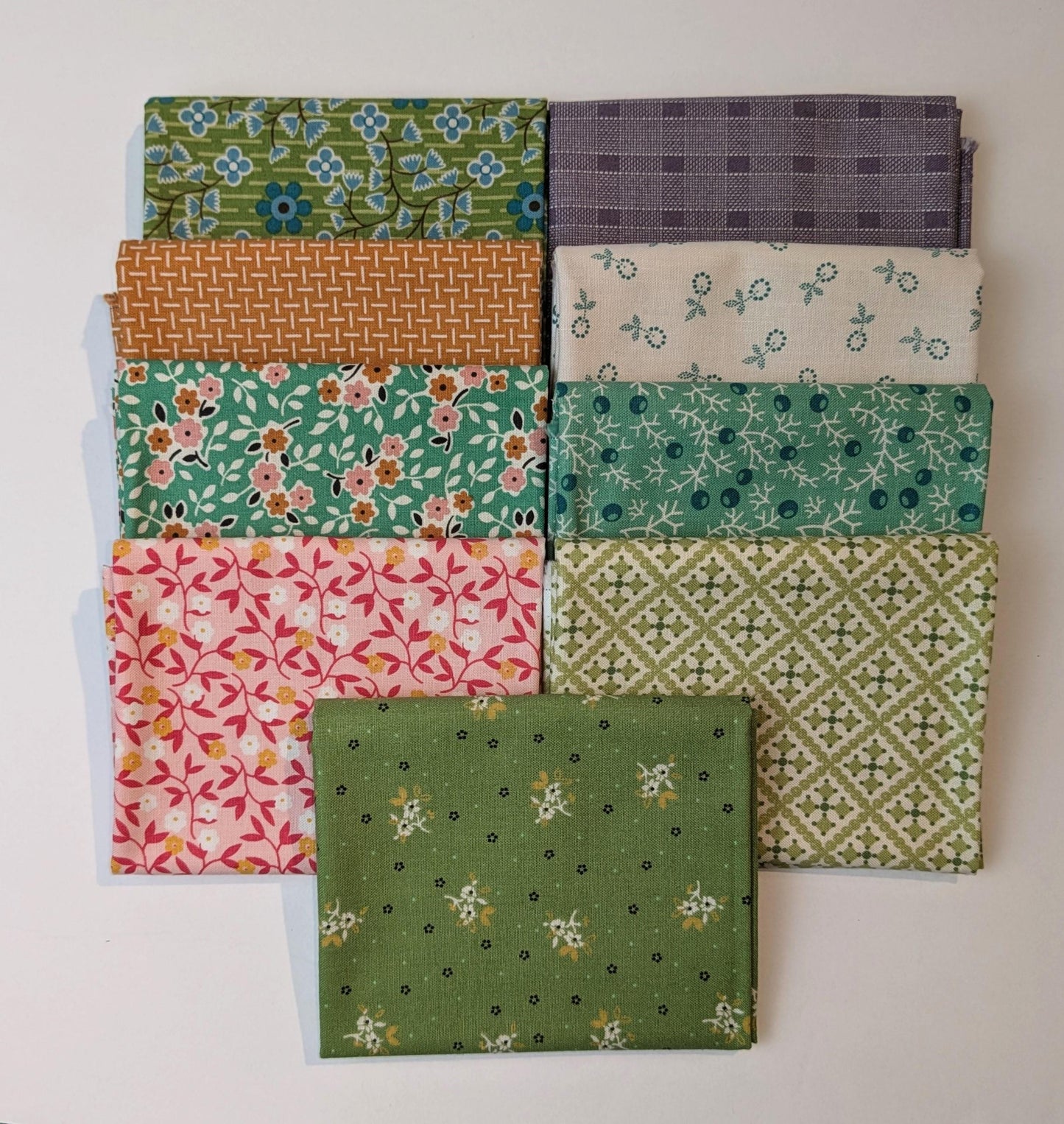 Fat Quarter Bundle Small Shop Cut Set of Gentler Times by Lori Holt for Riley Blake 9 Fabrics in Cozy Colors of Ditsy Small Florals Prints