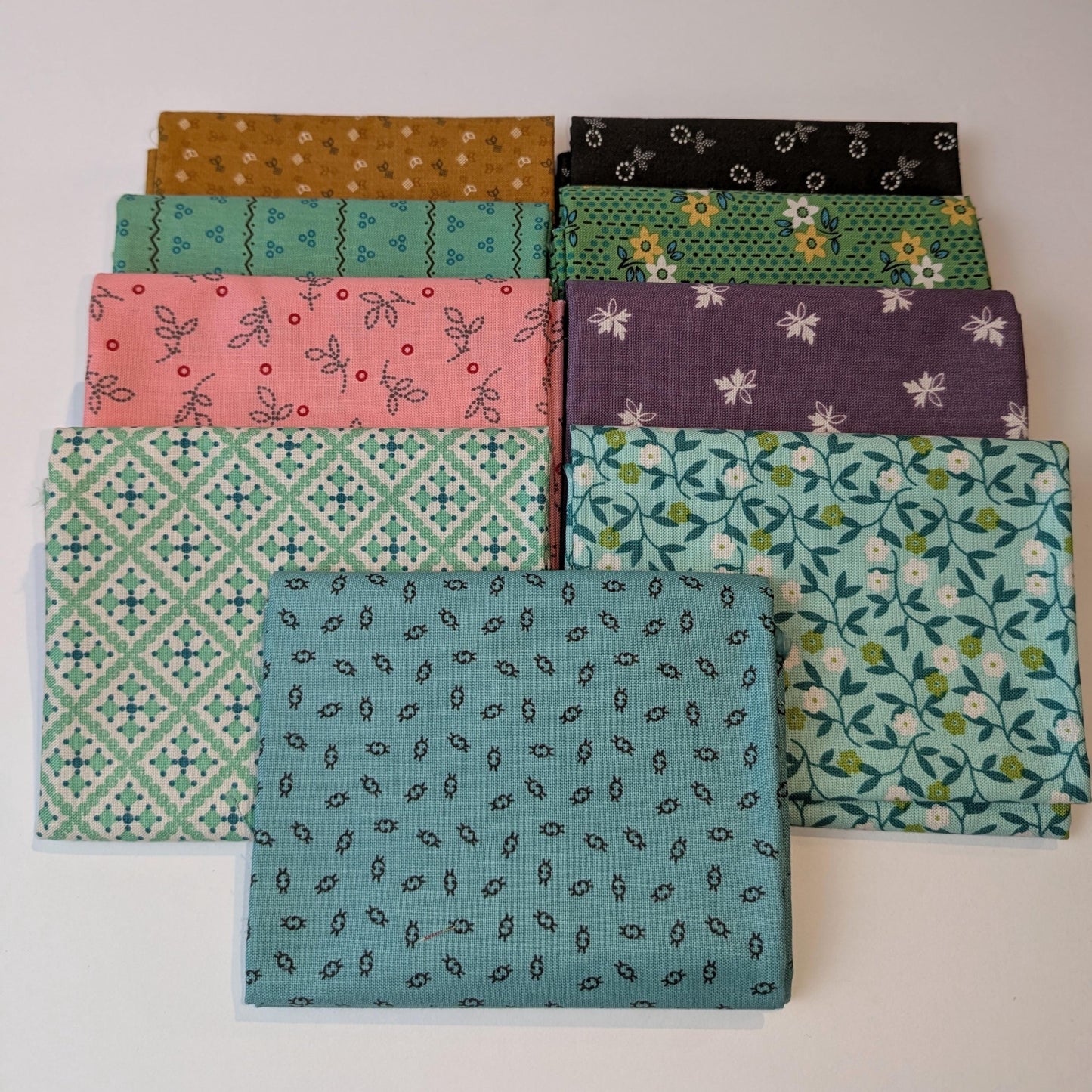 Fat Quarter Bundle Small Shop Cut Set of Gentler Times by Lori Holt for Riley Blake 9 Fabrics in Cozy Colors of Ditsy Small Florals Prints